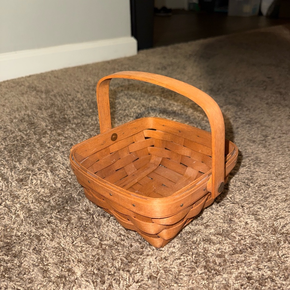 Longaberger 1990 Woven Basket with Handle